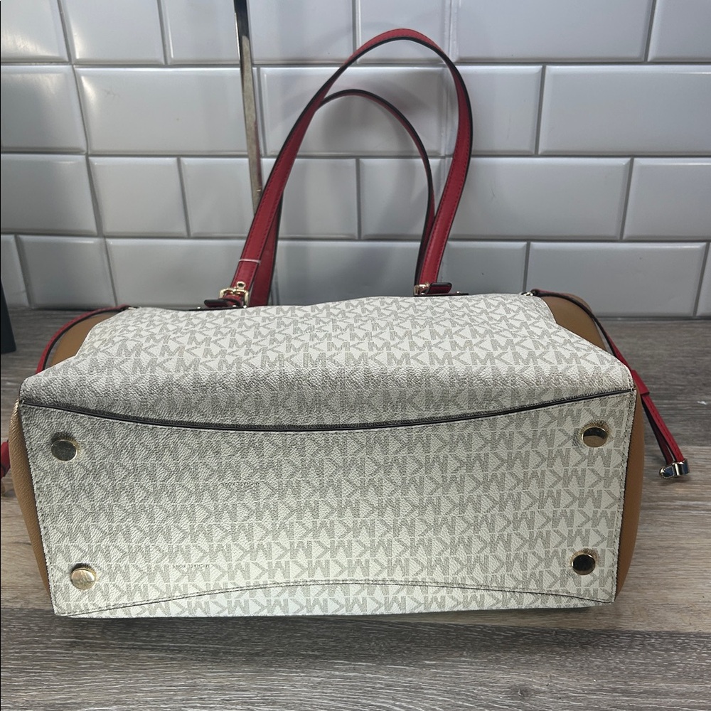 4950 Michael Kors vanilla tan and red voyager tote bag 254674950 - Picture 3 of 13